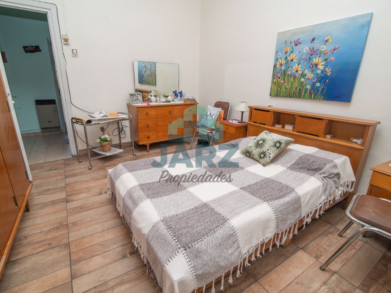 CASA VENTA BERNAL 2 AMBIENTES Y PATIO