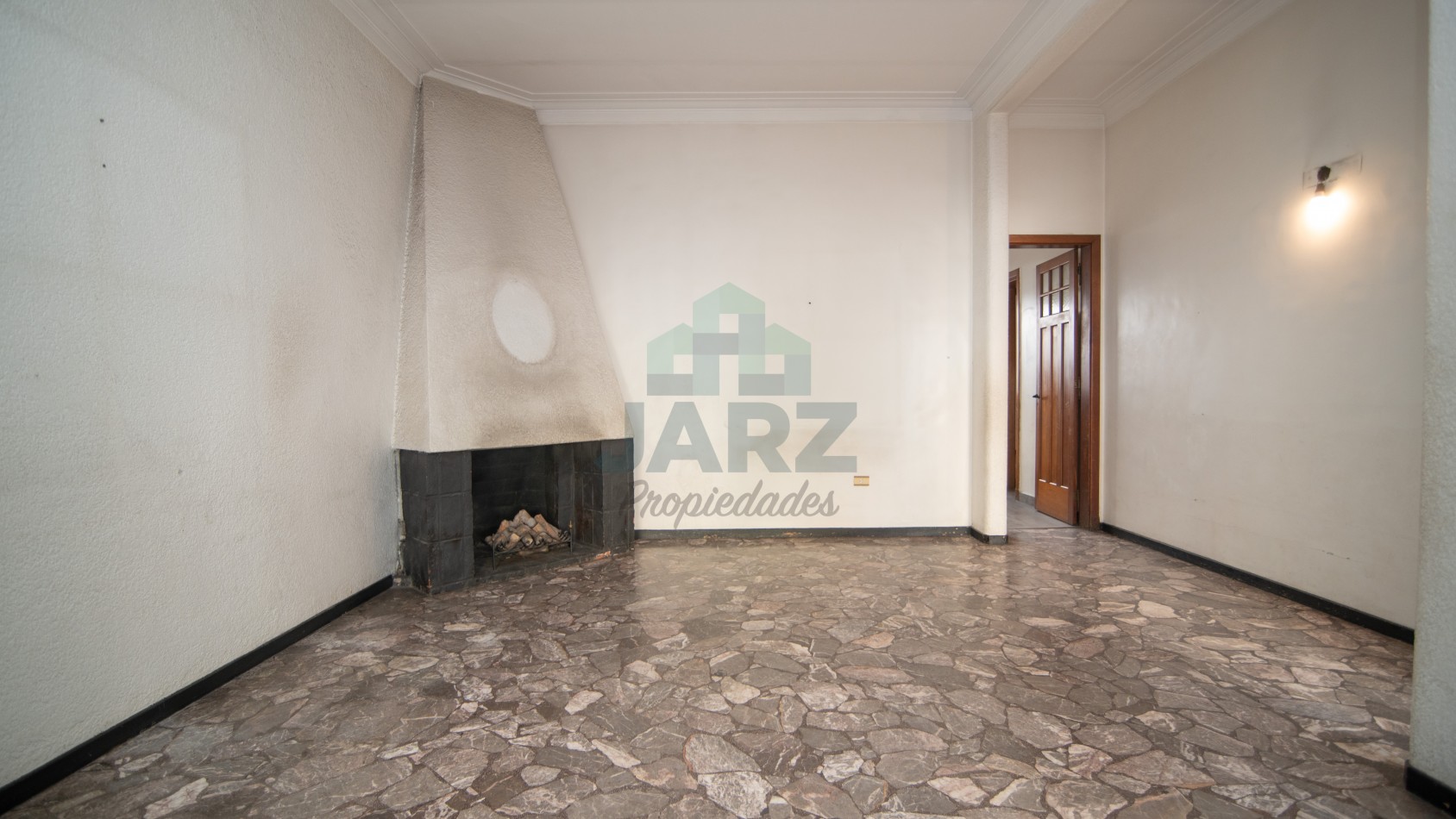 RETASADA! VENTA DE CHALET CON ESTILO COLONIAL EN RAMOS MEJIA