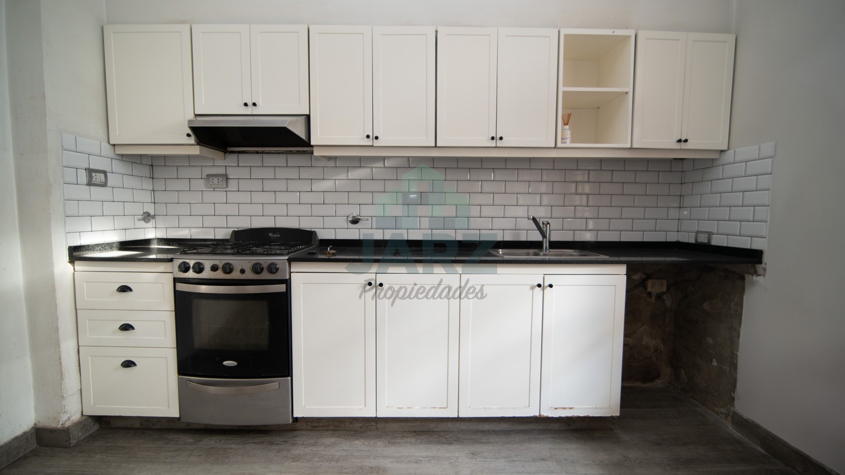 RETASADA! VENTA DE CHALET CON ESTILO COLONIAL EN RAMOS MEJIA