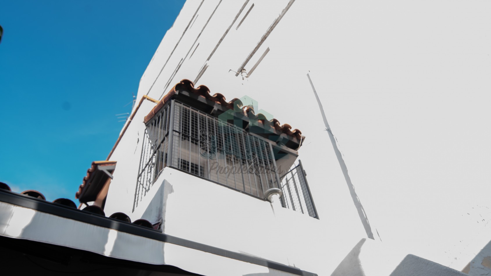 RETASADA! VENTA DE CHALET CON ESTILO COLONIAL EN RAMOS MEJIA