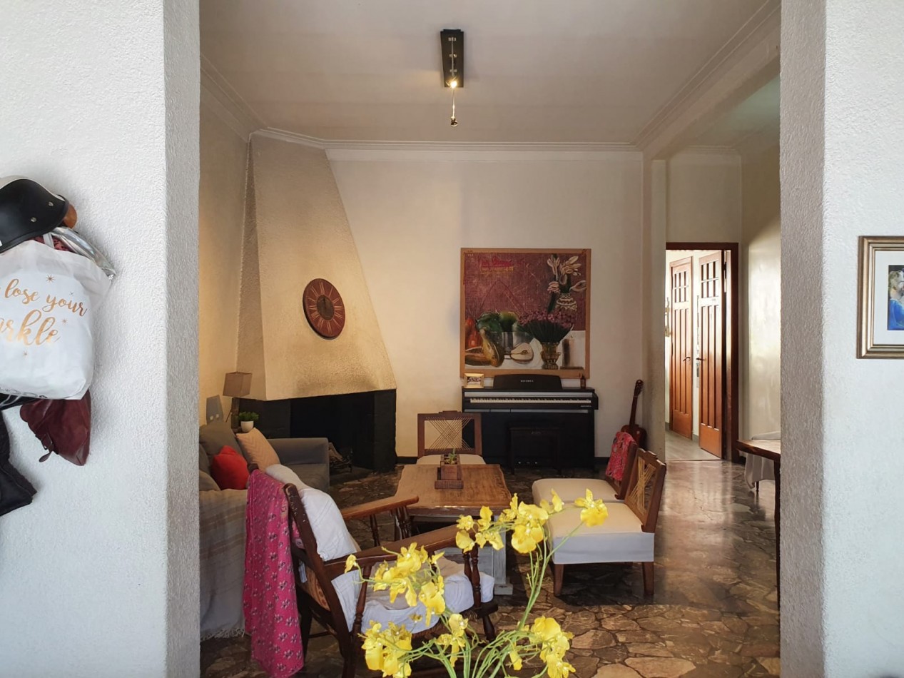 RETASADA! VENTA DE CHALET CON ESTILO COLONIAL EN RAMOS MEJIA