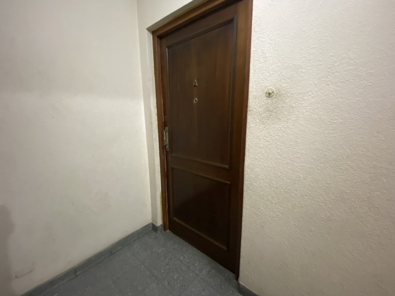 Oportunidad en Casco Historico VENTA - 3 Ambientes a Reciclar con Patio