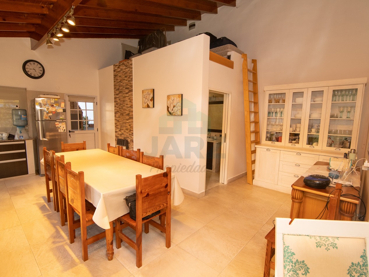 VENTA CASA QUINTA EN RANELAGH CON PARRILLA PARQUE 