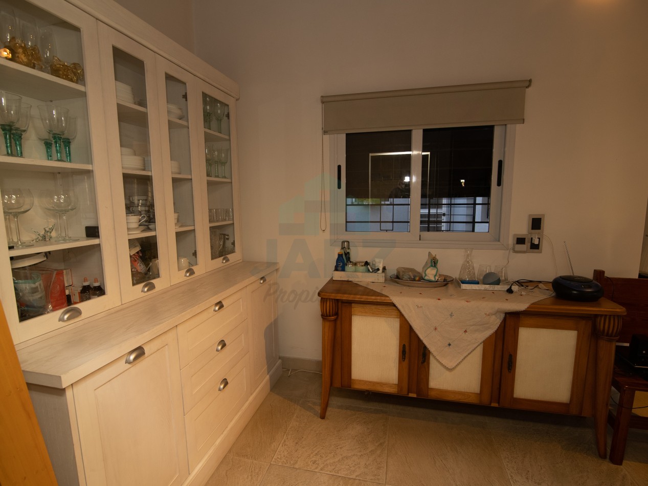 VENTA CASA QUINTA EN RANELAGH CON PARRILLA PARQUE 