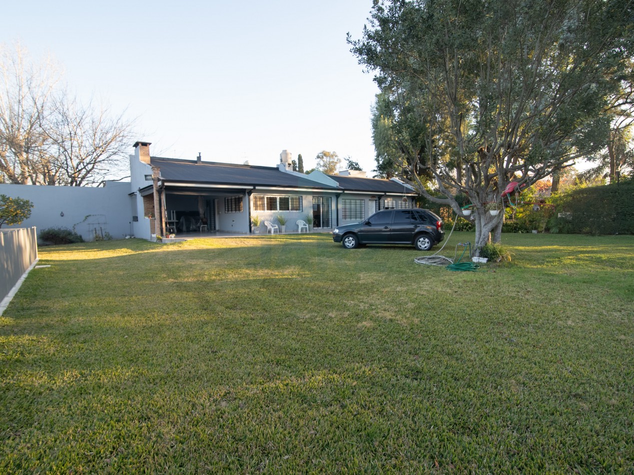 VENTA CASA QUINTA EN RANELAGH CON PARRILLA PARQUE 