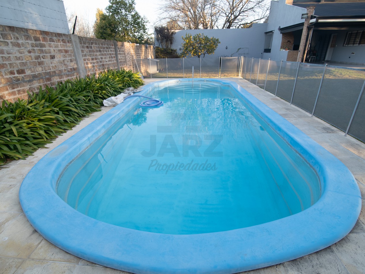 VENTA CASA QUINTA EN RANELAGH CON PARRILLA PARQUE 