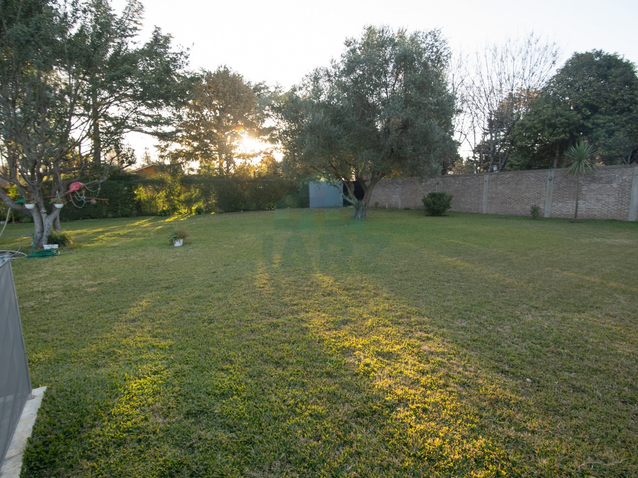 VENTA CASA QUINTA EN RANELAGH CON PARRILLA PARQUE 