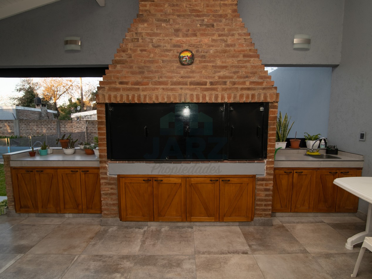VENTA CASA QUINTA EN RANELAGH CON PARRILLA PARQUE 