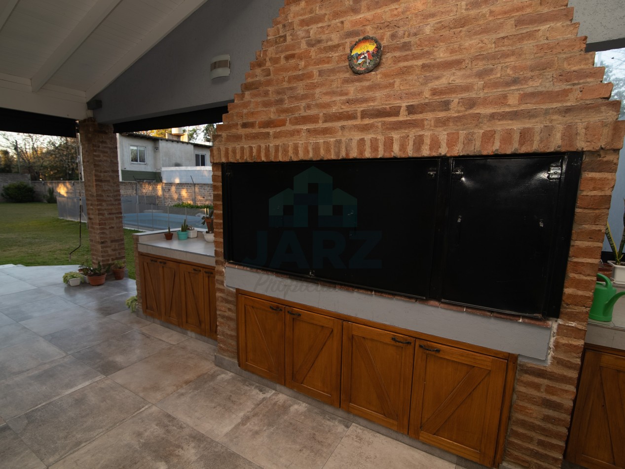 VENTA CASA QUINTA EN RANELAGH CON PARRILLA PARQUE 