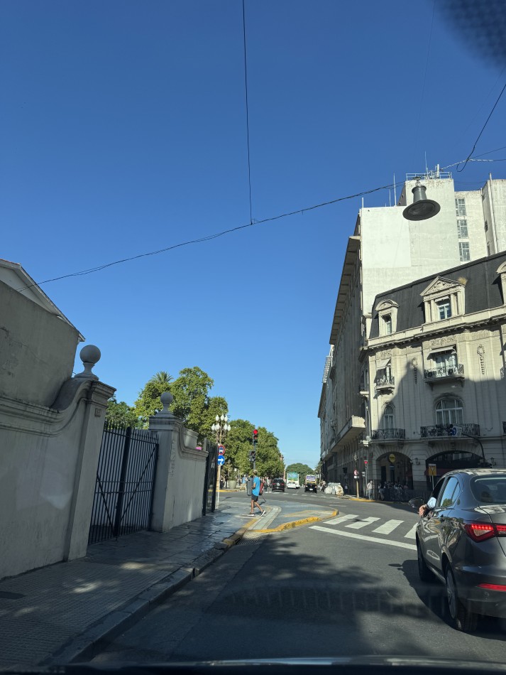Oportunidad en Casco Historico VENTA - 3 Ambientes a Reciclar con Patio