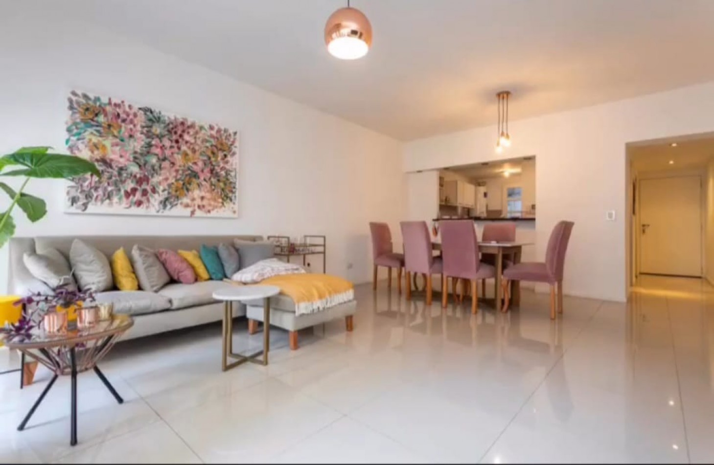 Departamento de 2 ambientes con cochera