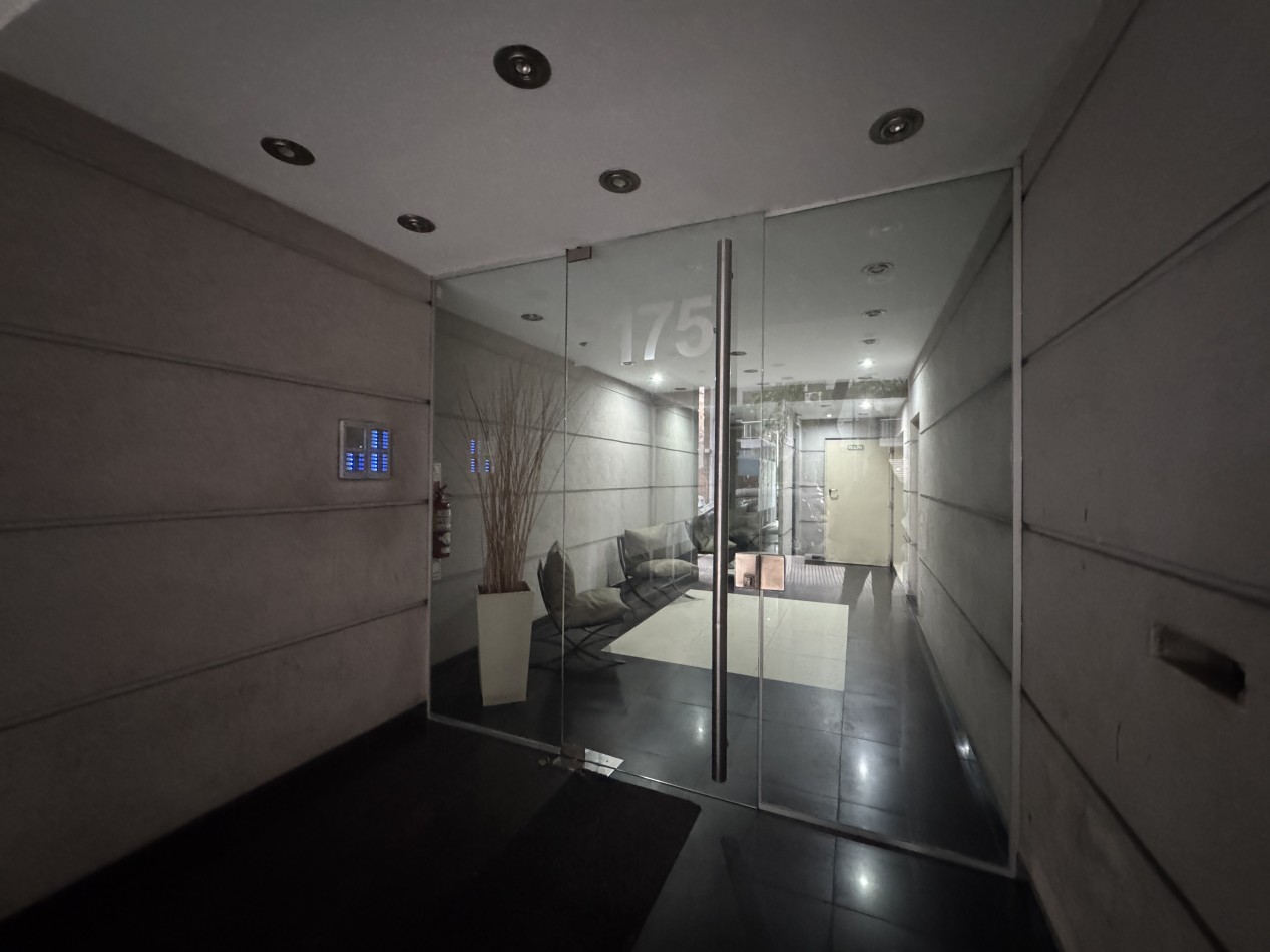 Departamento de 2 ambientes con cochera