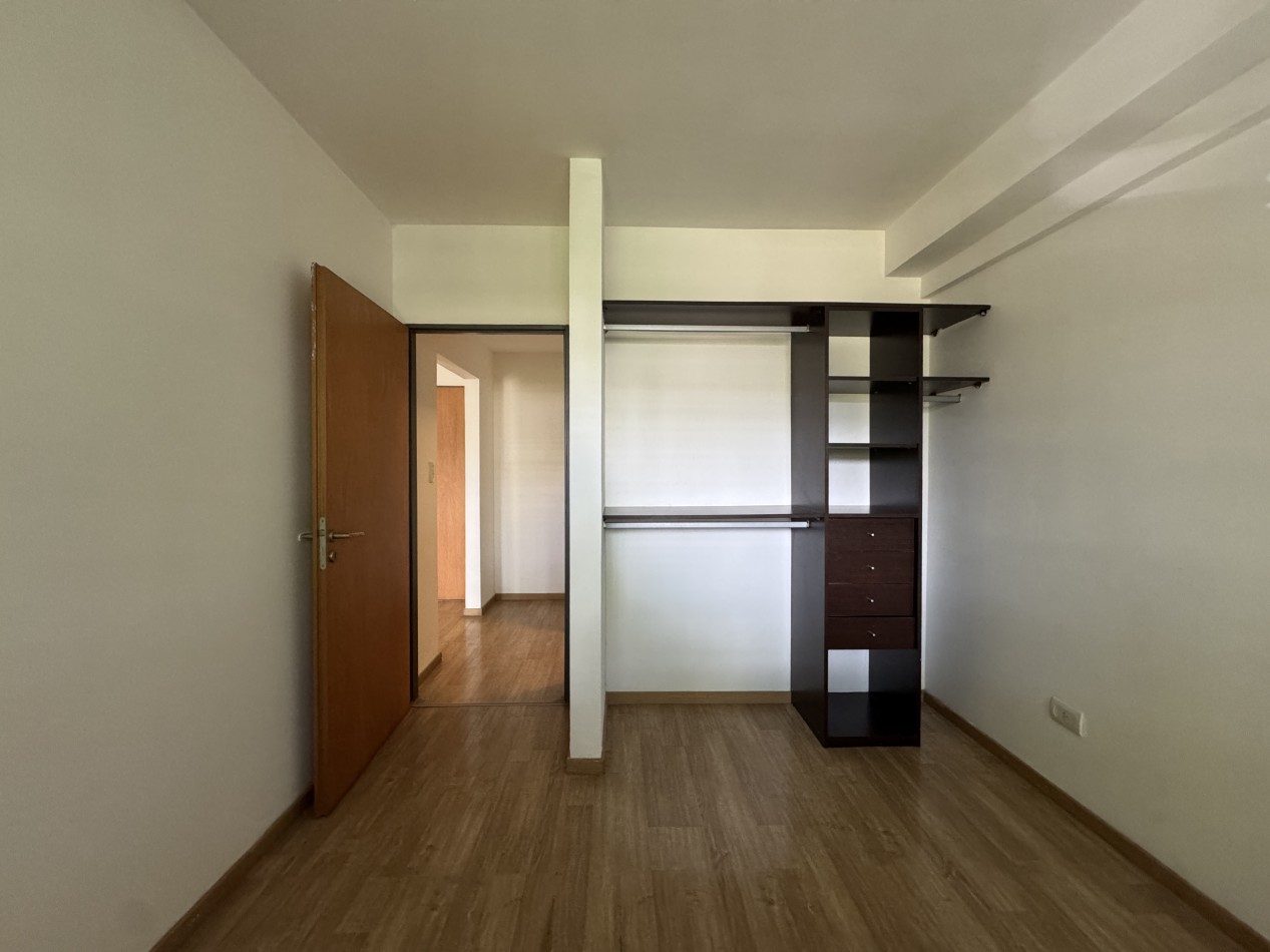 CABALLITO Departamento en alquiler de 2 ambientes con cochera cubierta al frente