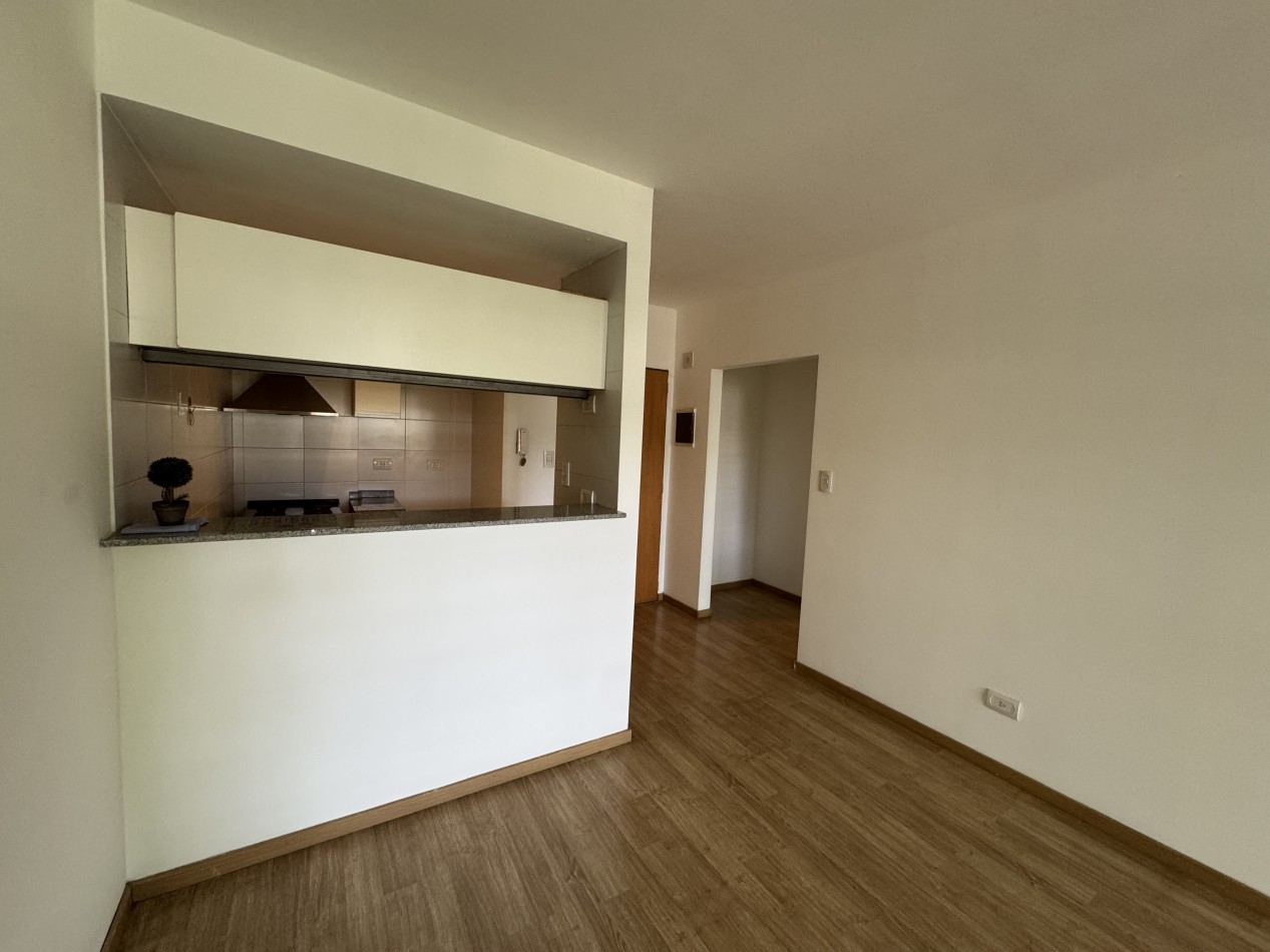 CABALLITO Departamento en alquiler de 2 ambientes con cochera cubierta al frente