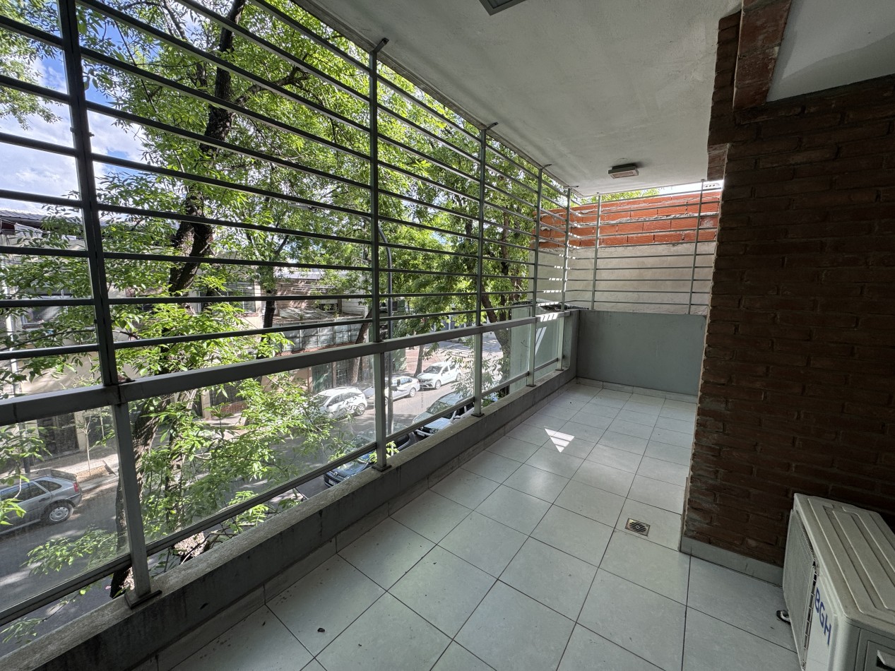 CABALLITO Departamento en alquiler de 2 ambientes con cochera cubierta al frente