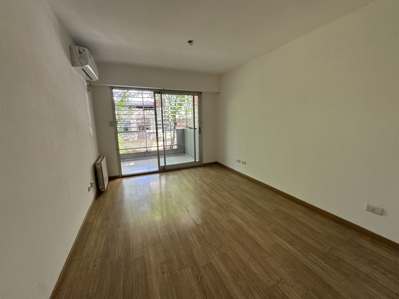 CABALLITO Departamento en alquiler de 2 ambientes con cochera cubierta al frente