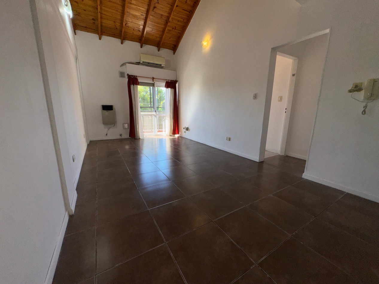VENTA DEPARTAMENTO CON COCHERA EN EZPELTA