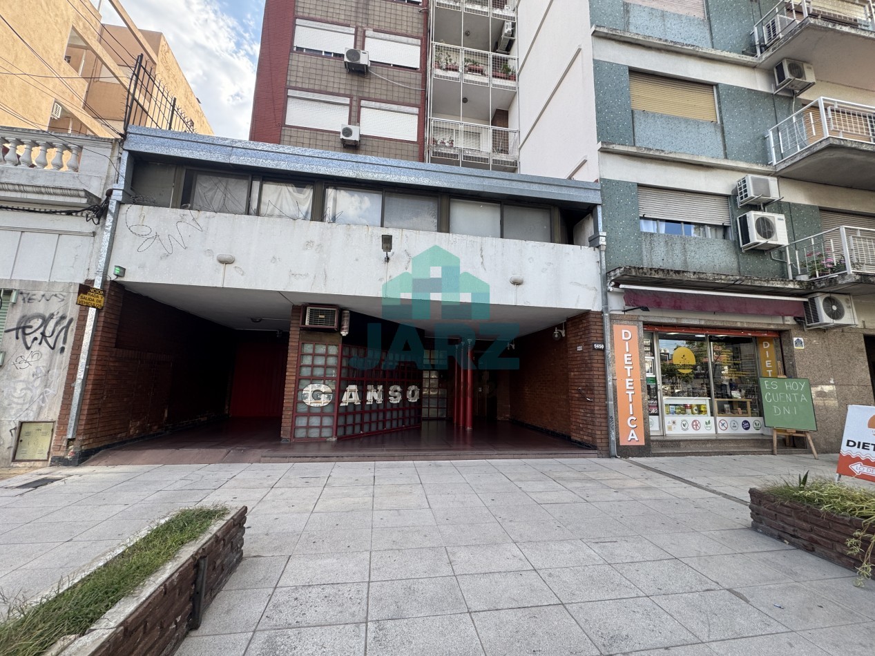 RETASADO!! Departamento de 3 dormitorios Av mitre Avellaneda