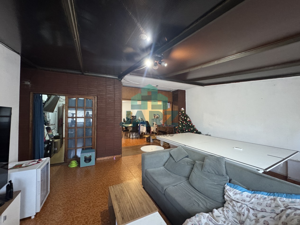 RETASADO!! Departamento de 3 dormitorios Av mitre Avellaneda