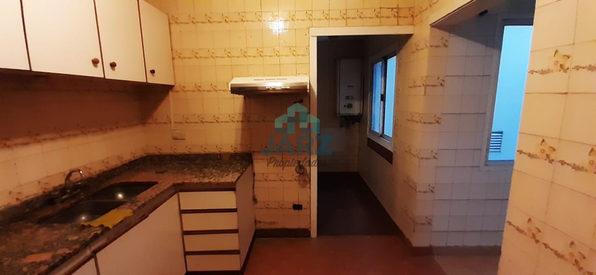 RETASADO!! Departamento de 3 dormitorios Av mitre Avellaneda