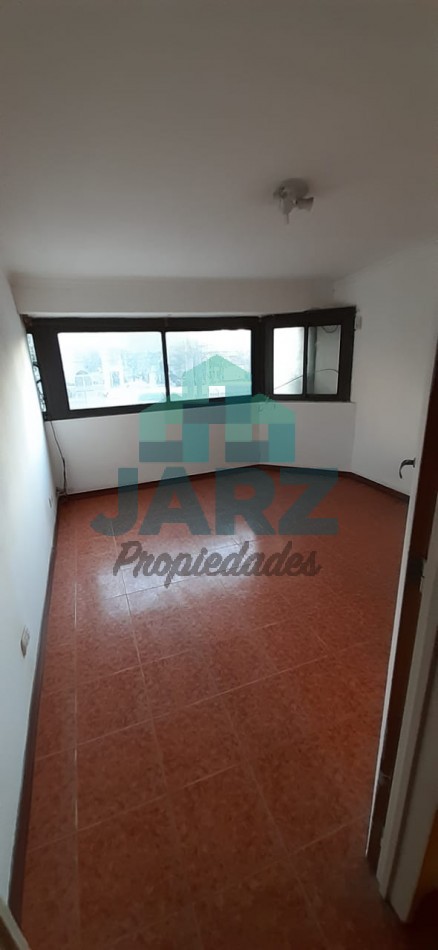 RETASADO!! Departamento de 3 dormitorios Av mitre Avellaneda