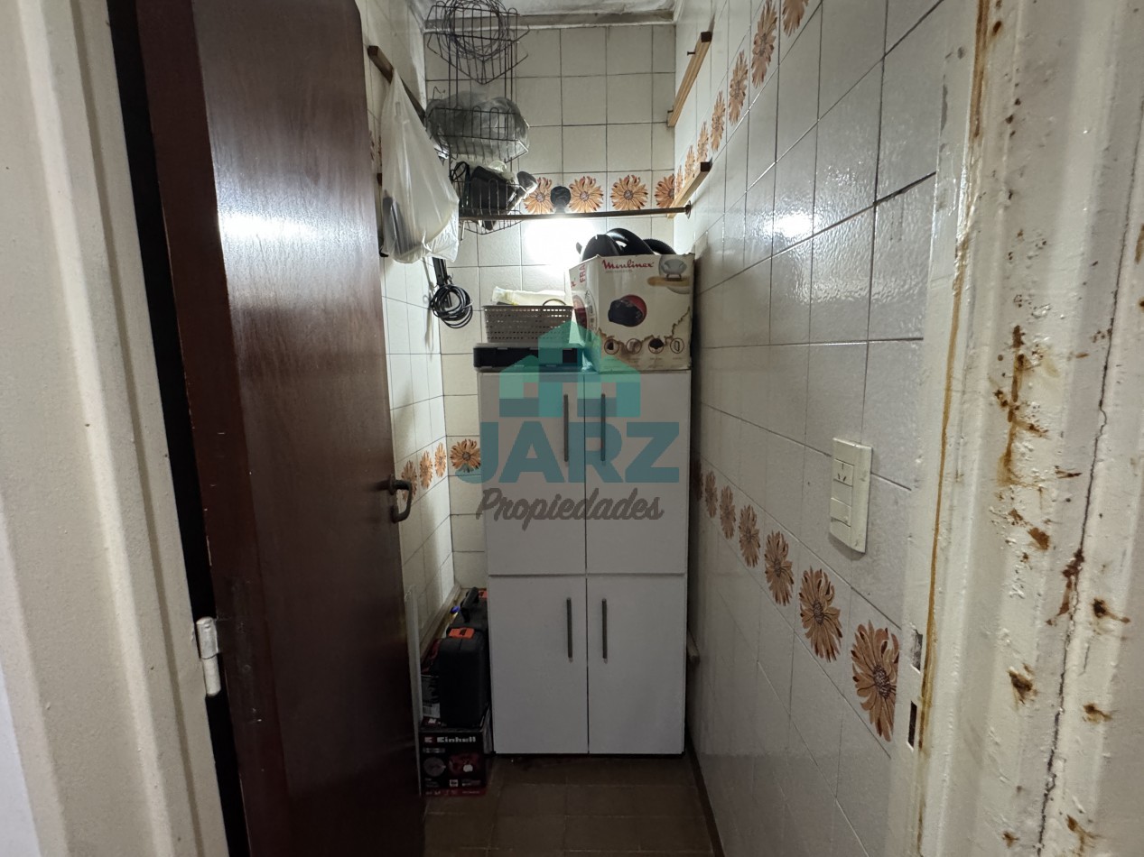 RETASADO!! Departamento de 3 dormitorios Av mitre Avellaneda