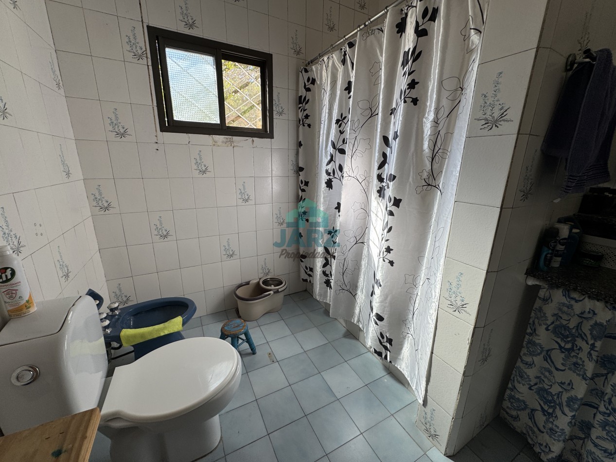 VENTA EN QUILMES - DOS CASA EN UN MISMO LOTE 
