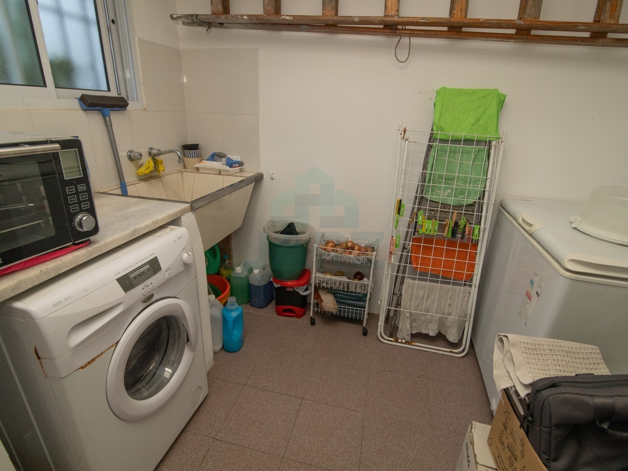 VENTA CASA EN RANELAGH CON PARRILLA PARQUE 